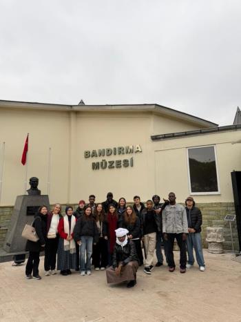 25 ARALIK 2025 TARİHİNDE GERÇEKLEŞTİRİLEN BANDIRMA MÜZESİ VE KYZİKOS ANTİK KENTİ GEZİSİ 